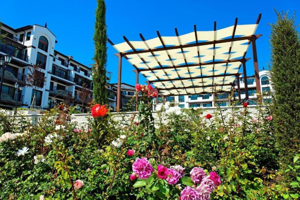 Aparthotel Boutique Rose Gardens Pomorie Exterior foto